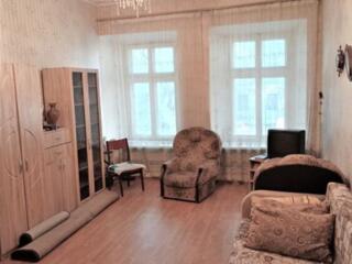 Продается 2-комнатная квартира на Пушкинской.