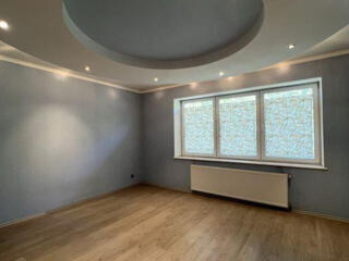 Продам отличный дом в центре Слободки