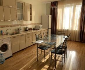 Квартира з терасою в новому домі. 4/24. 78/35/18. Все лишається.