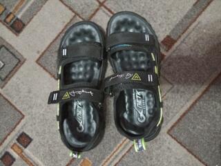Продам босоножки для мальчика