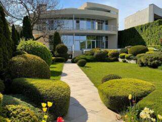 Продам в элитном коттеджном кооперативе дом на 14 ст. Б. Фонтана