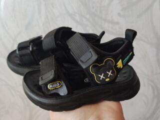 Продам сандали детские