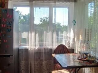 Продается 4-комнатная квартира у Парка Победы 2/2