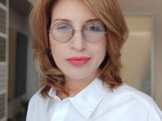 Дипломированный психотерапевт, суггестивный психолог, гипнолог.