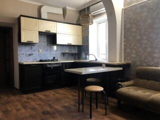 Самостоятельный дом  на Фонтане, участок 5,5 соток.