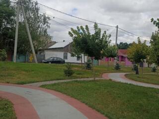 Продам 2 части дома, напротив Екатерининского парка