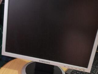 Монитор Samsung
