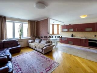 Предлагается на продажу 4 комнатная смежно-раздельная возле ТРЦ River 