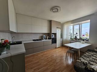 Продается уютная однокомнатная квартира с ремонтом и мебелью. С ...