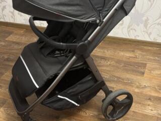 Продам прогулочную всесезонную коляску Carrello Bravo Plus, черная