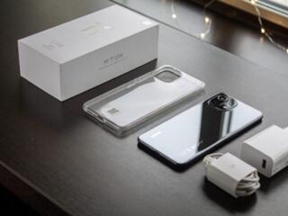 Продается Флагман Сяоми Mi 11 Lite 5G, память 8/128 GB.