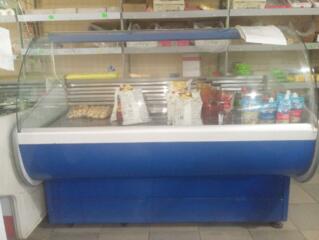 Продам холодильную витрину