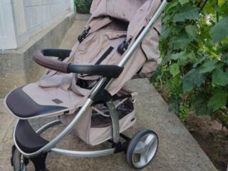 Продам прогулочную коляску Carrello Vista