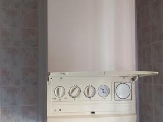 Продам газовый двухконтурный котел