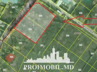 Spre vânzare se oferă teren privatizat pentru construcții, situat în .