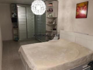 Оренда 3х кімн. квартири по вул. Олени Пчілки 6а. У квартирі є всі ...