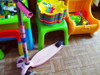 Детский самокат. 250 руб.