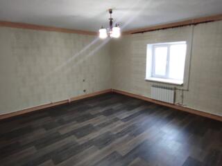 Сдам 2-к квартиру с отдельным входом в частном доме, центральная улица