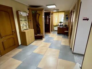 Сдается в аренду магазин 208 м. кв. можно частями.