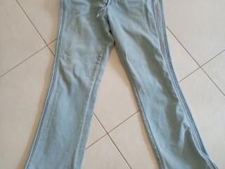 Джинсы голубые, стрейч, элитные.