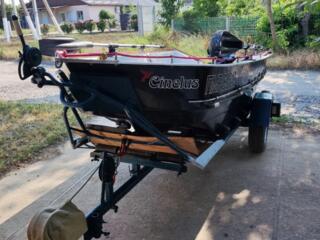 Продам лодку с мотором