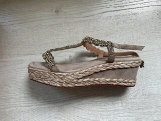 Новые босоножки фирмы Alma en Pena (Испания). Размер 40