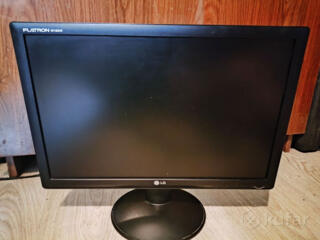 Монитор ж/к 19" полностью рабочий в хорошем состоянии