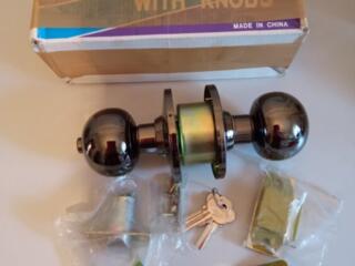 Продам круглые дверные ручки