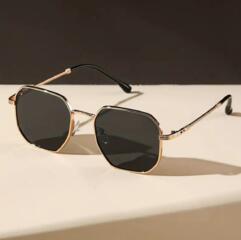 Новые очень классные солнцезащитные очки