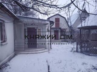 Продаж будинку з ділянкою 20 соток з асфальтованим під'їздом. під
