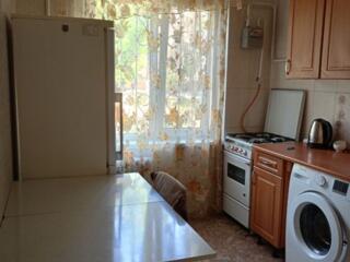 Сдам 2комн. Можно на корот. срок 200дол+усуги Залог обязателен