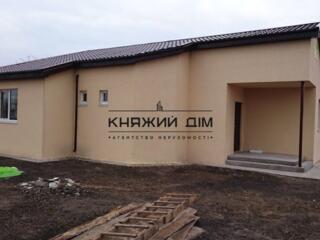 Продажа дома 100 м2, 7 соток приватизированной земли в г. Борисполь, .