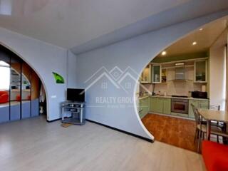 Продаж 2к "Сталінки " 54 кв. м на просп. Університетський