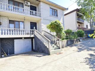 Продаётся уютный 2х эт. дом с подвалом и гаражом в Бельцах, Поле Чудес