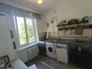 Продается двухкомнатная квартира на Правде