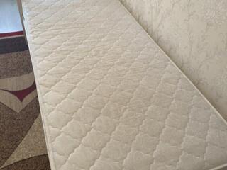 Продается спальная кровать с матрасом 90х200 Цена 8 000 руб.