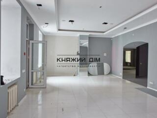 Продається приміщення під магазин/салон. Повноцінний перший поверх ...