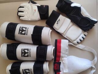 Экипировка: Тхэквондо комплект, Кикбоксинг комплект