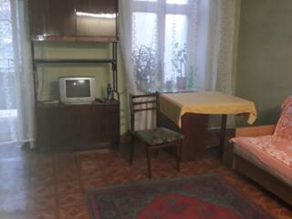 Продам 2кімнати у комуні, 42кв. м., вул. Тираспольська/ Успенська