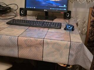 Продаётся компьютер (Монитор, клавиатура, мышь)