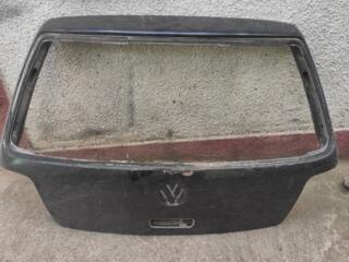 Продам крышку багажника гольф 4