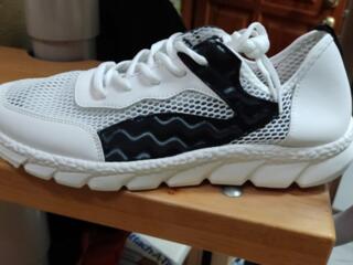 Летние кроссовки+ осенние туфли