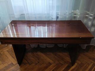 Продам столик