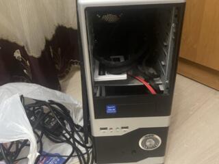 Intel Xeon E5-2620 v3, 16GB RAM, RX 570 4gb