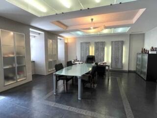 Подол. Исторический особняк. Генератор, бомбоубежище