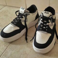 Продам кроссовки