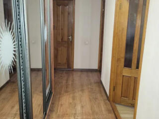 Трехкомнатная.