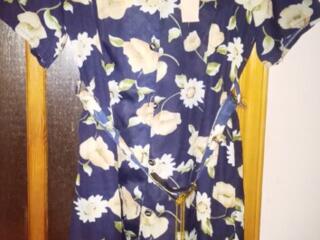 Новое женское платье -халат, плечики, ремешок, 46/48р-р..