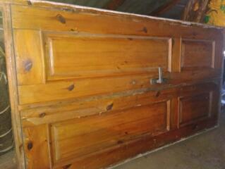 Продам дверь деревянную, 2-створчатую