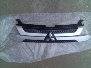 Решетка радиатора от mitsubishi outlander 3